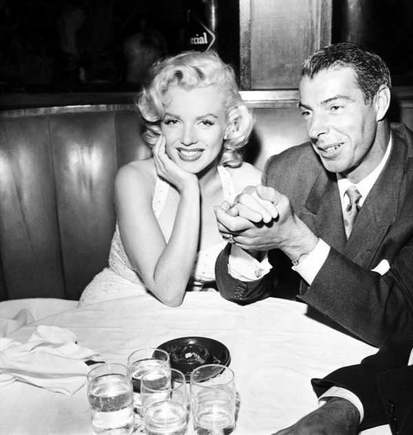 Joe DiMaggio gave Marilyn Monroe lots of gifts Joe DiMaggio gave Marilyn Monroe lots of gifts