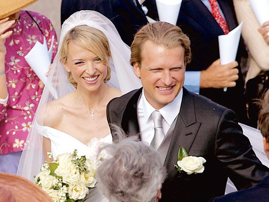 Delphine Arnault and Alessandro Vallarino Gancia wedding price