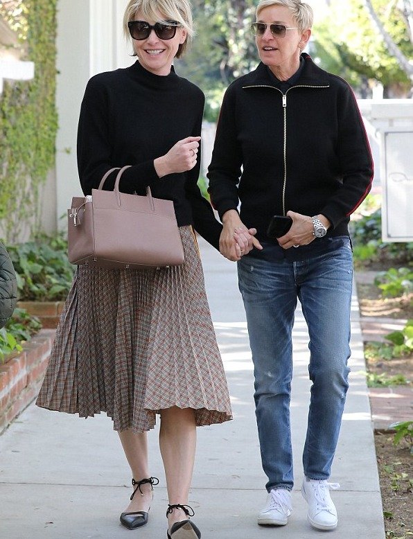 Portia de Rossi and Ellen DeGeneres
