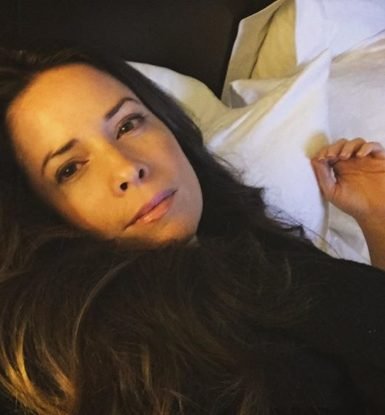 Holly Marie Combs biography