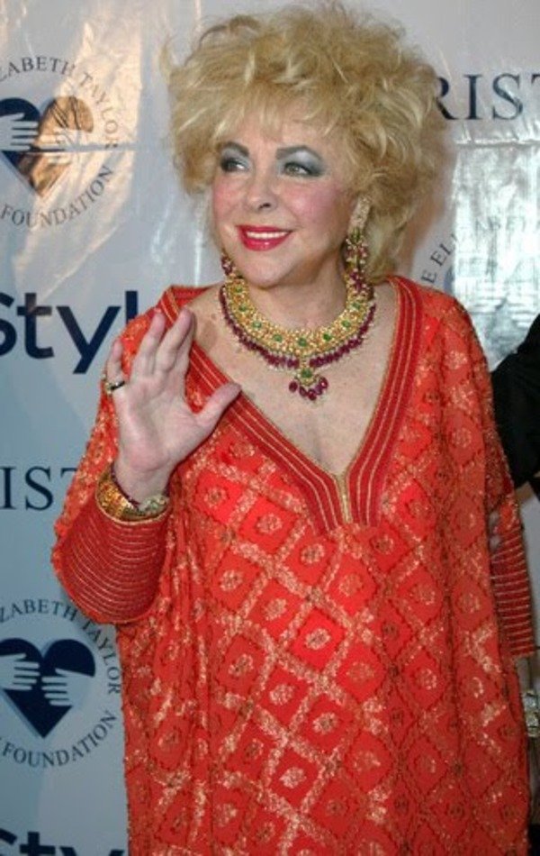 Elizabeth Taylor - Top 10 dead stars, who still make millions Elizabeth Taylor - Top 10 dead stars, who still make millions