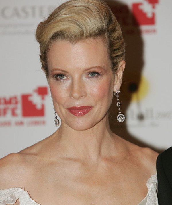 Why did Kim Basinger file for bankruptcy?
