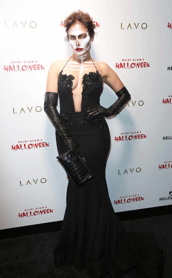 Top 12 Celebs Halloween Costumes - Jennifer Lopez