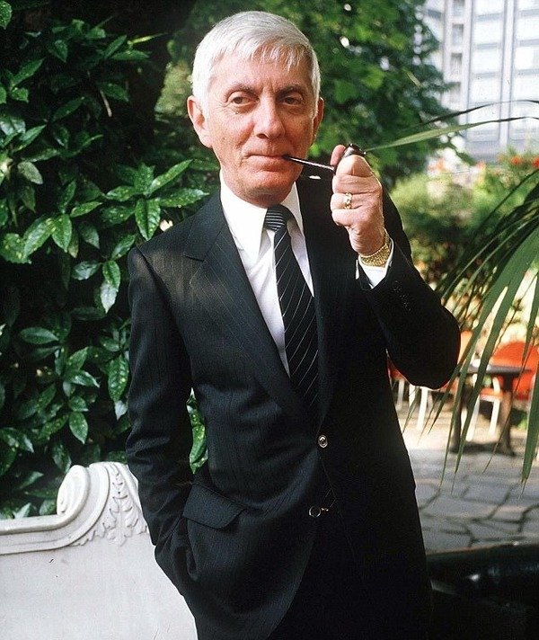 Aaron Spelling - Top 10 dead stars, who still make millions Aaron Spelling - Top 10 dead stars, who still make millions