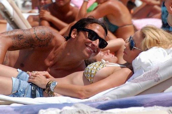 Zlatan Ibrahimovic looks with admiration at his wife Helena Seger