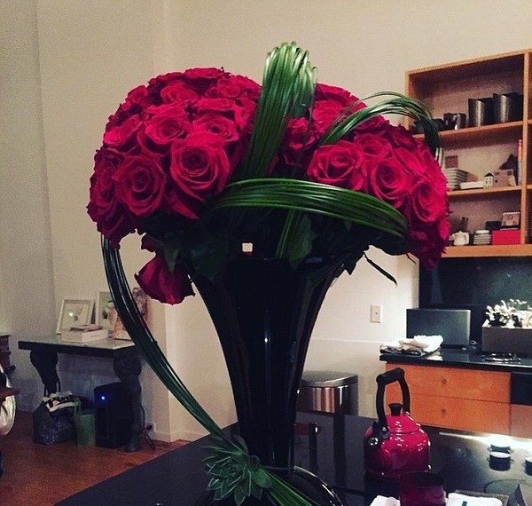 Behati Prinsloo shared in social media the photo of rose boquet Adam Levine had presented her Behati Prinsloo shared in social media the photo of rose boquet Adam Levine had presented her