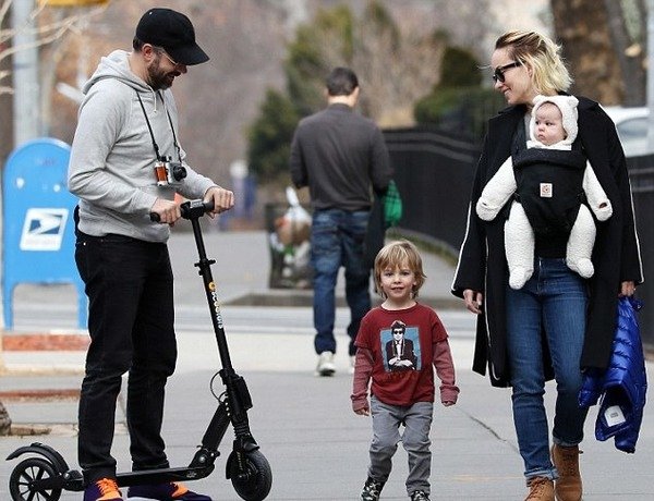 Olivia Wilde with her fiance Jason Sudeikis, son Otis Alexander Sudeikis and daughter Daisy Josephine Sudeikis 