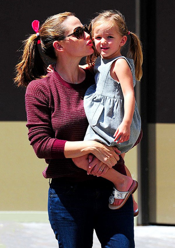 Jennifer Garner with her middle daughter Seraphina