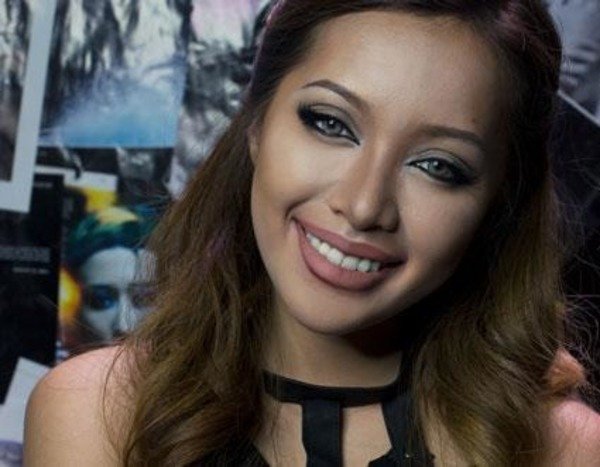 Michelle Phan posted Angelina Jolie transformation video too
