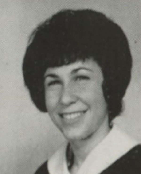 Rhea Perlman young
