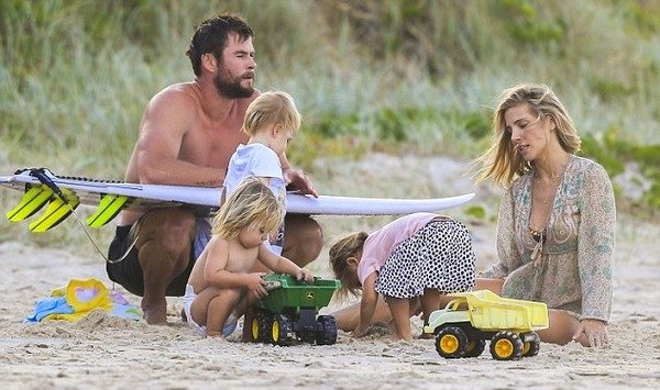Chris Hemsworth, Elsa Pataky and their kids