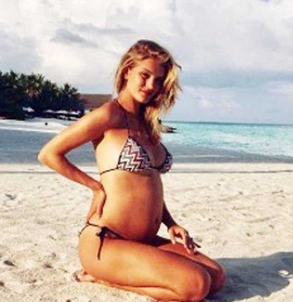 Rosie Huntington-Whiteley pregnant