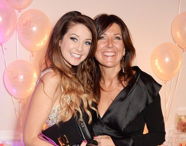 Zoella with her mother