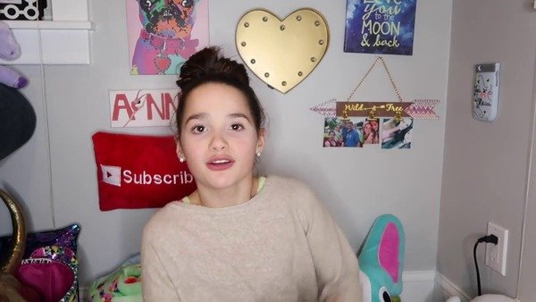 Annie LeBlanc tries her hans as a singer