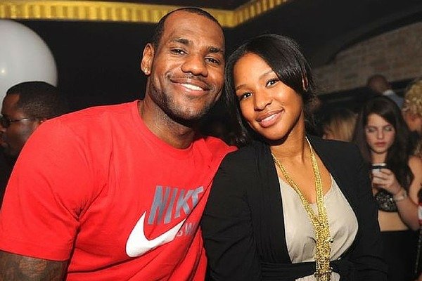 Savannah Brinson and LeBron James started dating at a high school 