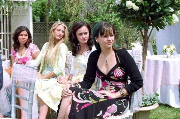 Alexis Bledel, Blake Lively, Amber Tamblyn, and America Ferrera in The Sisterhood of the Traveling Pants