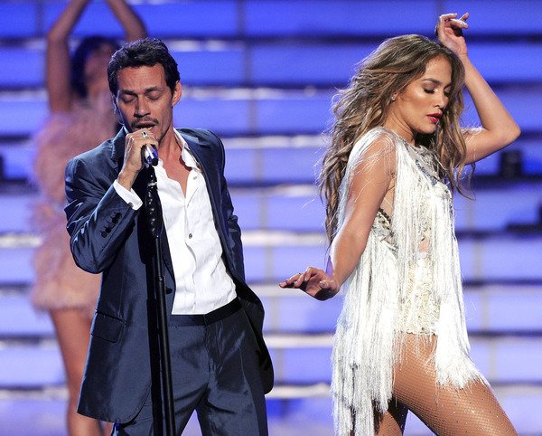 Marc Anthony and Jennifer Lopez performance two months before their split
